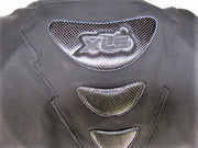 5-XLS-Black-Arrow-Rucken-Detail-klein