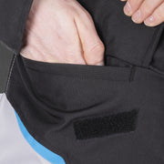Schwarze, weiße und blaue ARMR Motorradjacke Kiso 4.0 aus Textil mit Schutzprotektoren, für Biker von biker-zone-com